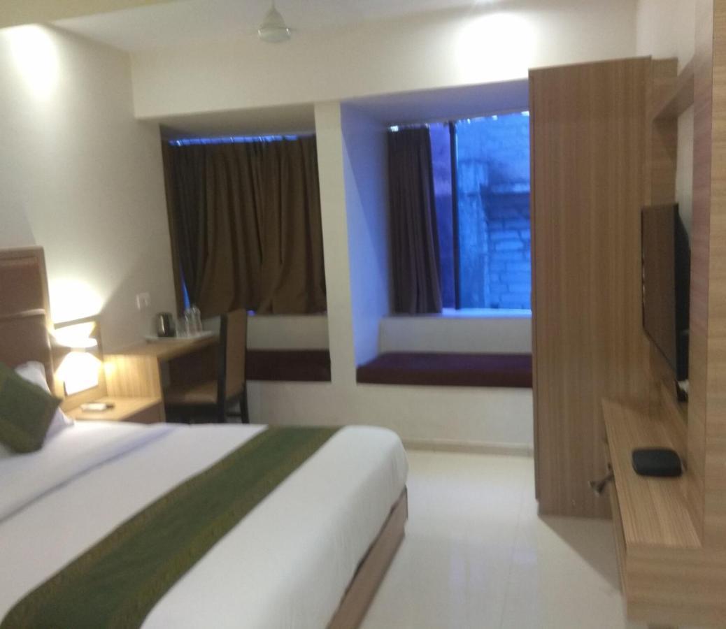 Hotel West Blue Mumbai Ngoại thất bức ảnh