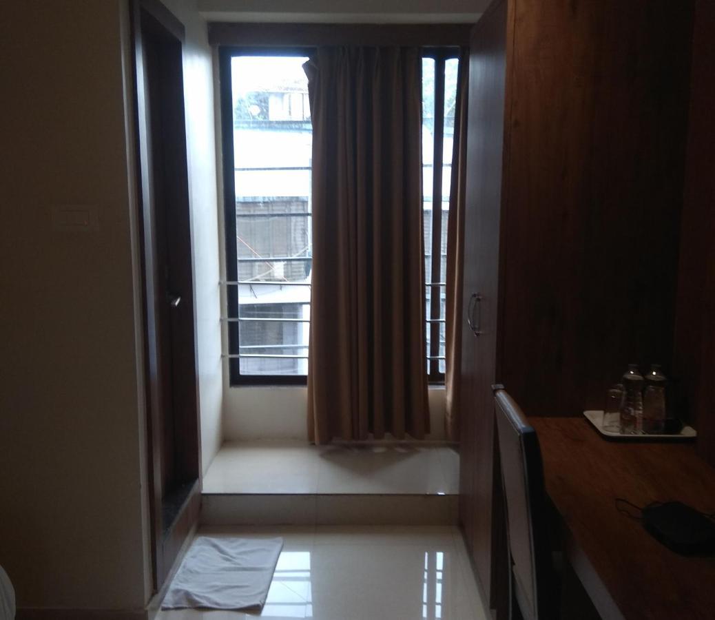 Hotel West Blue Mumbai Ngoại thất bức ảnh