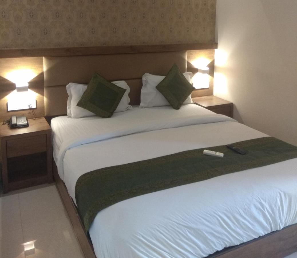 Hotel West Blue Mumbai Ngoại thất bức ảnh