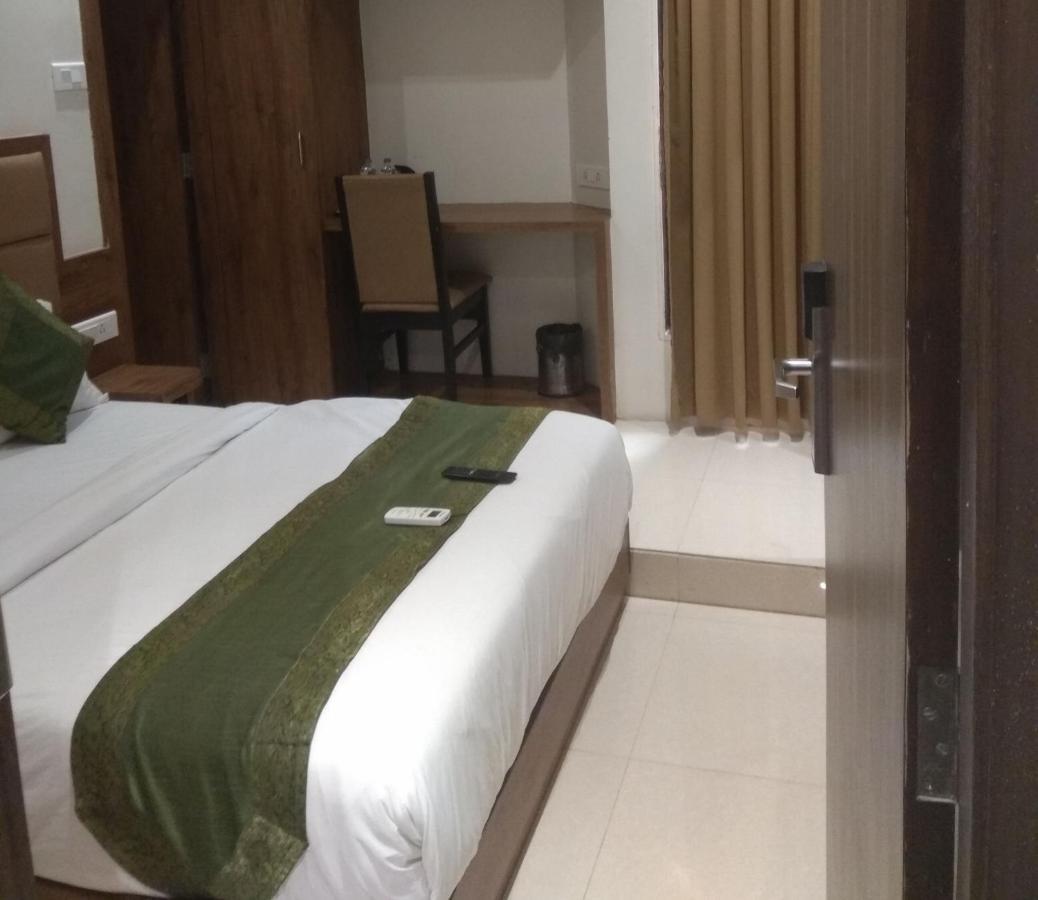 Hotel West Blue Mumbai Ngoại thất bức ảnh