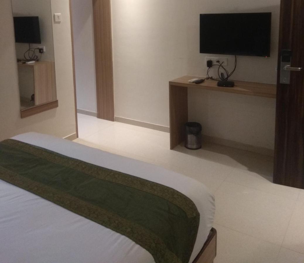 Hotel West Blue Mumbai Ngoại thất bức ảnh