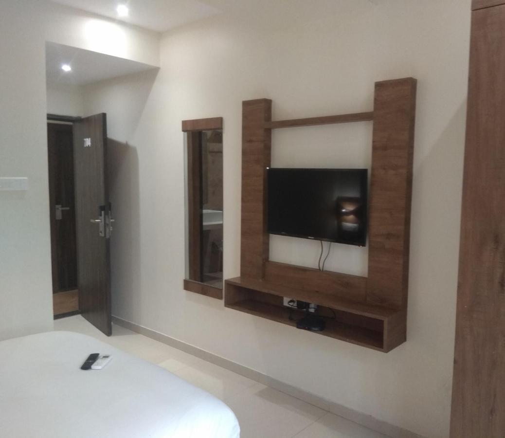 Hotel West Blue Mumbai Ngoại thất bức ảnh