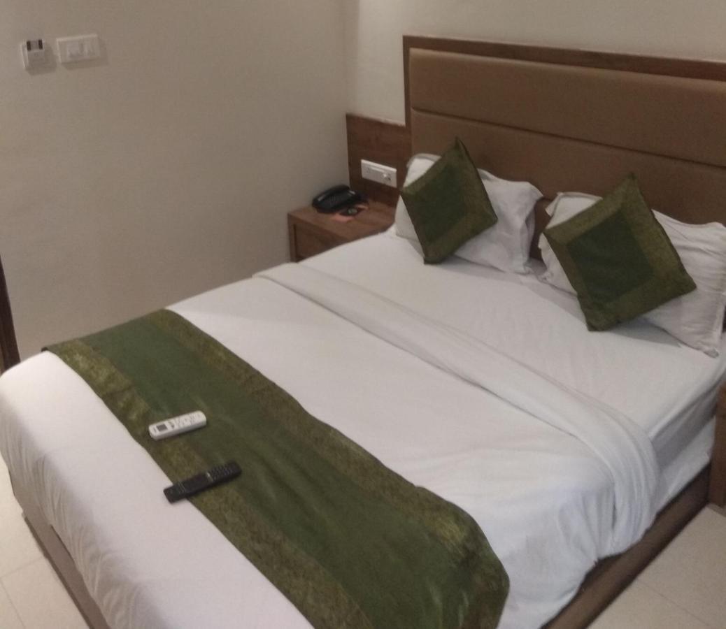 Hotel West Blue Mumbai Ngoại thất bức ảnh