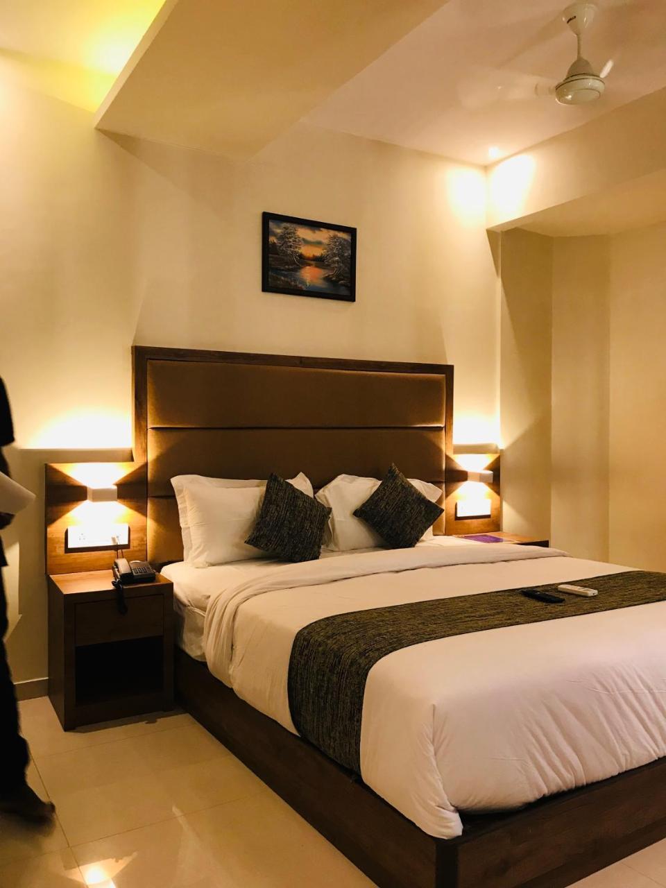 Hotel West Blue Mumbai Ngoại thất bức ảnh