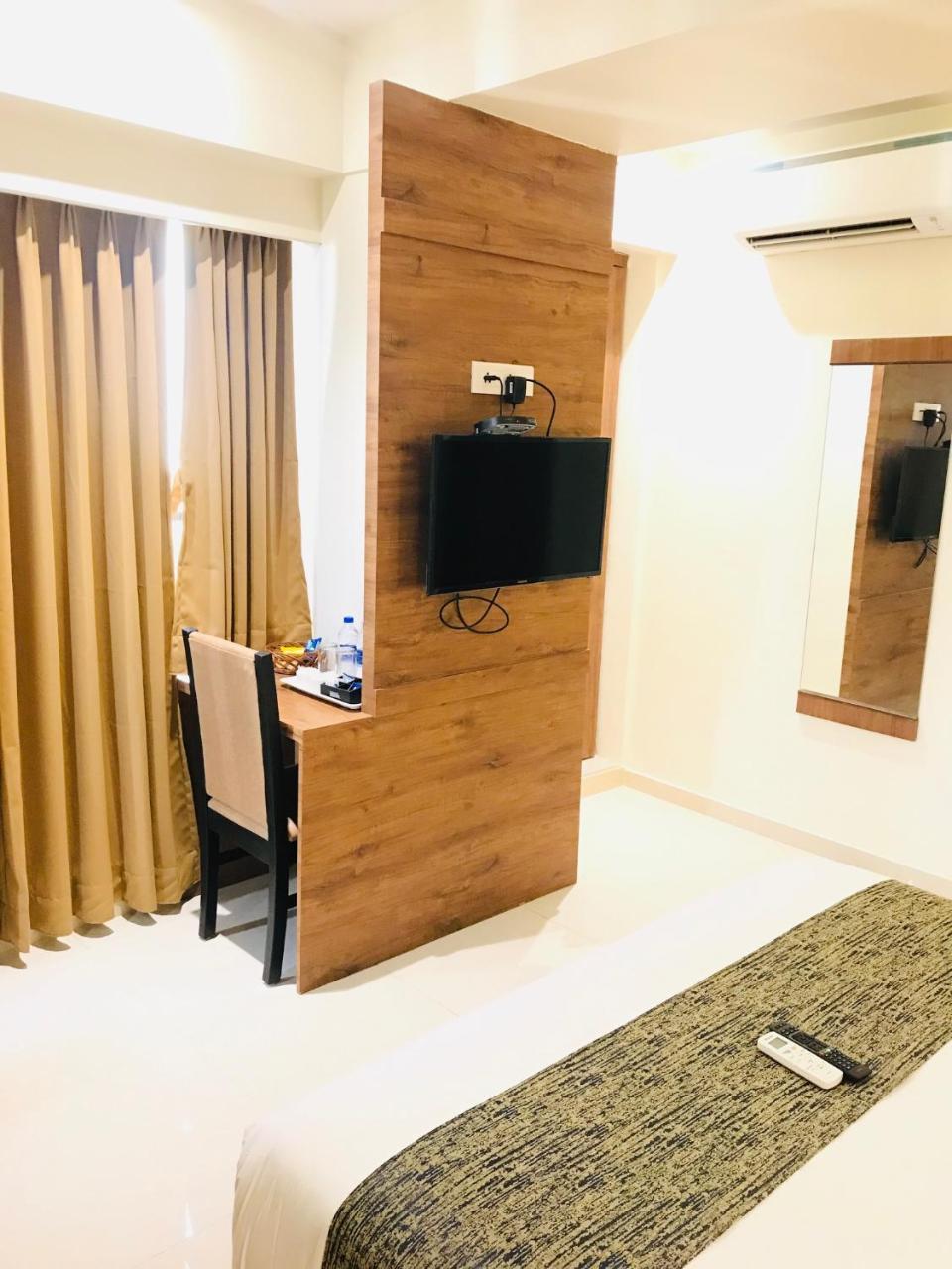 Hotel West Blue Mumbai Ngoại thất bức ảnh