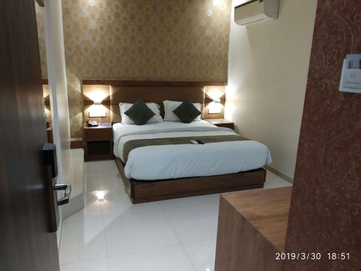 Hotel West Blue Mumbai Ngoại thất bức ảnh